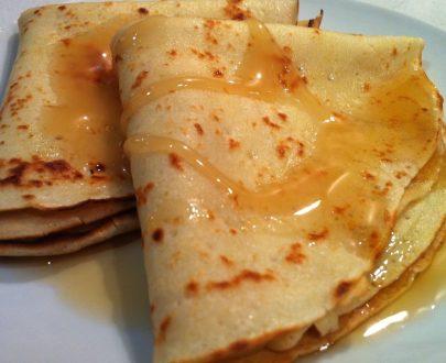 Crepe au sirop d’erable (Crepe with Maple Syrup)