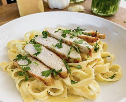 Crepe fettuccini au poulet grille (Grilled Chicken Fettuccini Crepe)